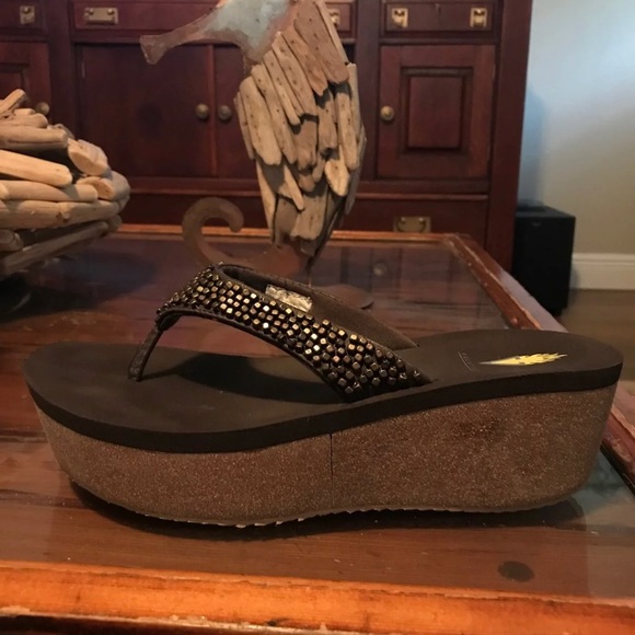 Volatile Sandals - Picture 3 of 5